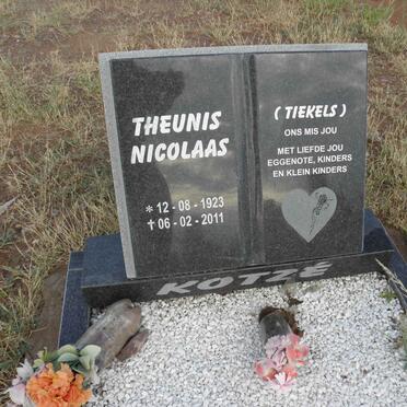 KOTZE Theunis Nicolaas 1923-2011