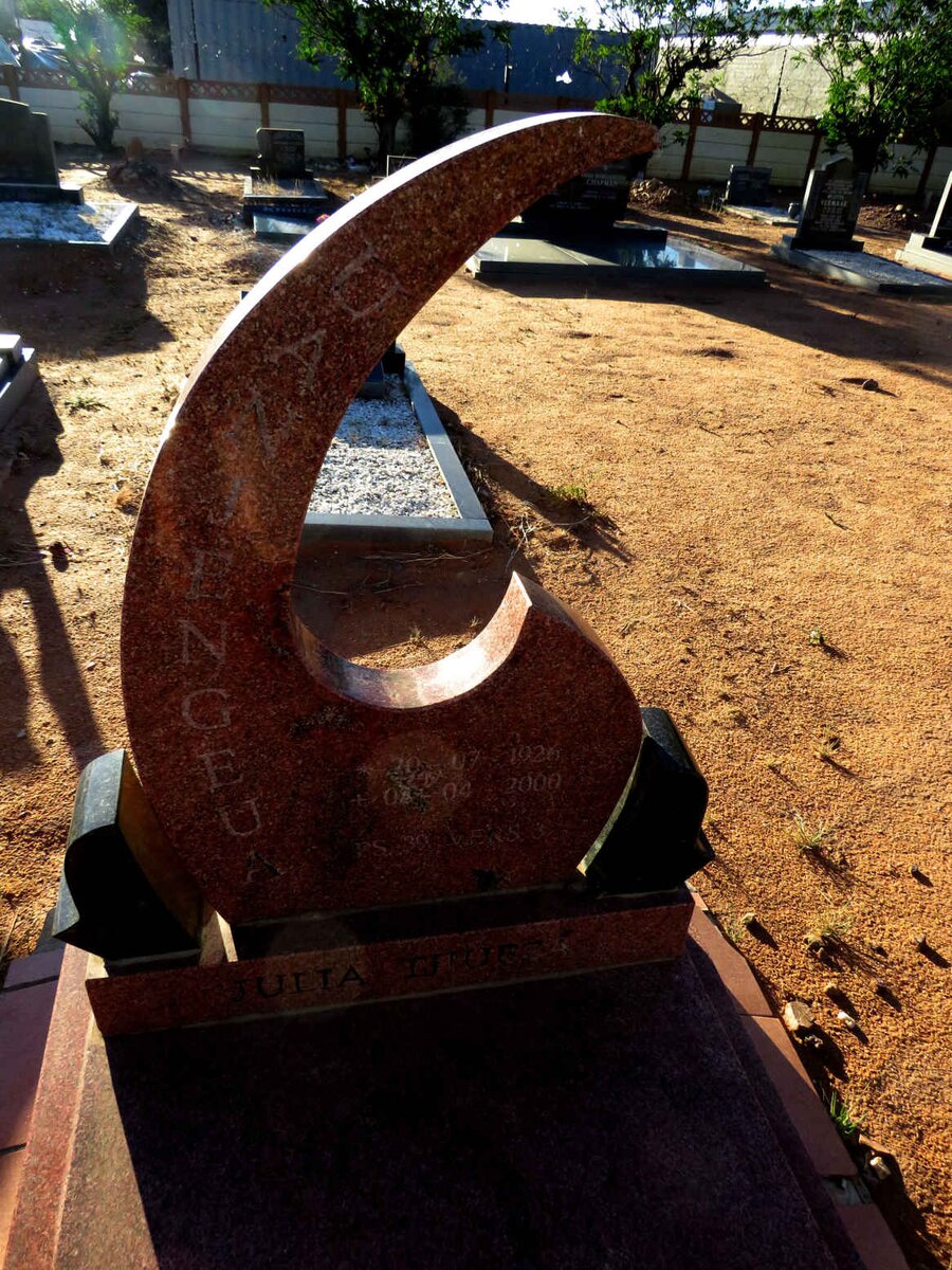 TJIUEZA Julia, UANJENGEU 1926-2000