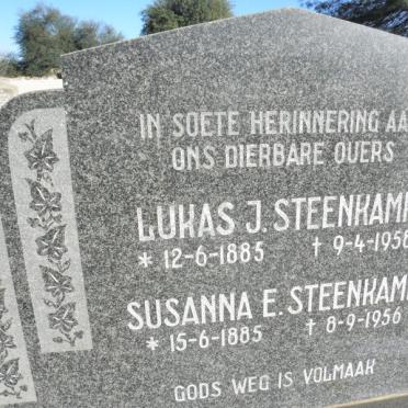 STEENKAMP Lukas J. 1885-1958 &amp; Susanna E. 1885-1956