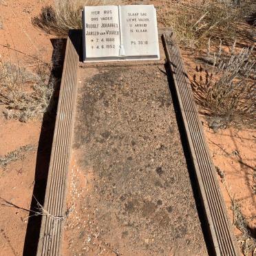 Namibia, KHOMAS region, Nina, Saroa Safari Lodge, farm cemetery