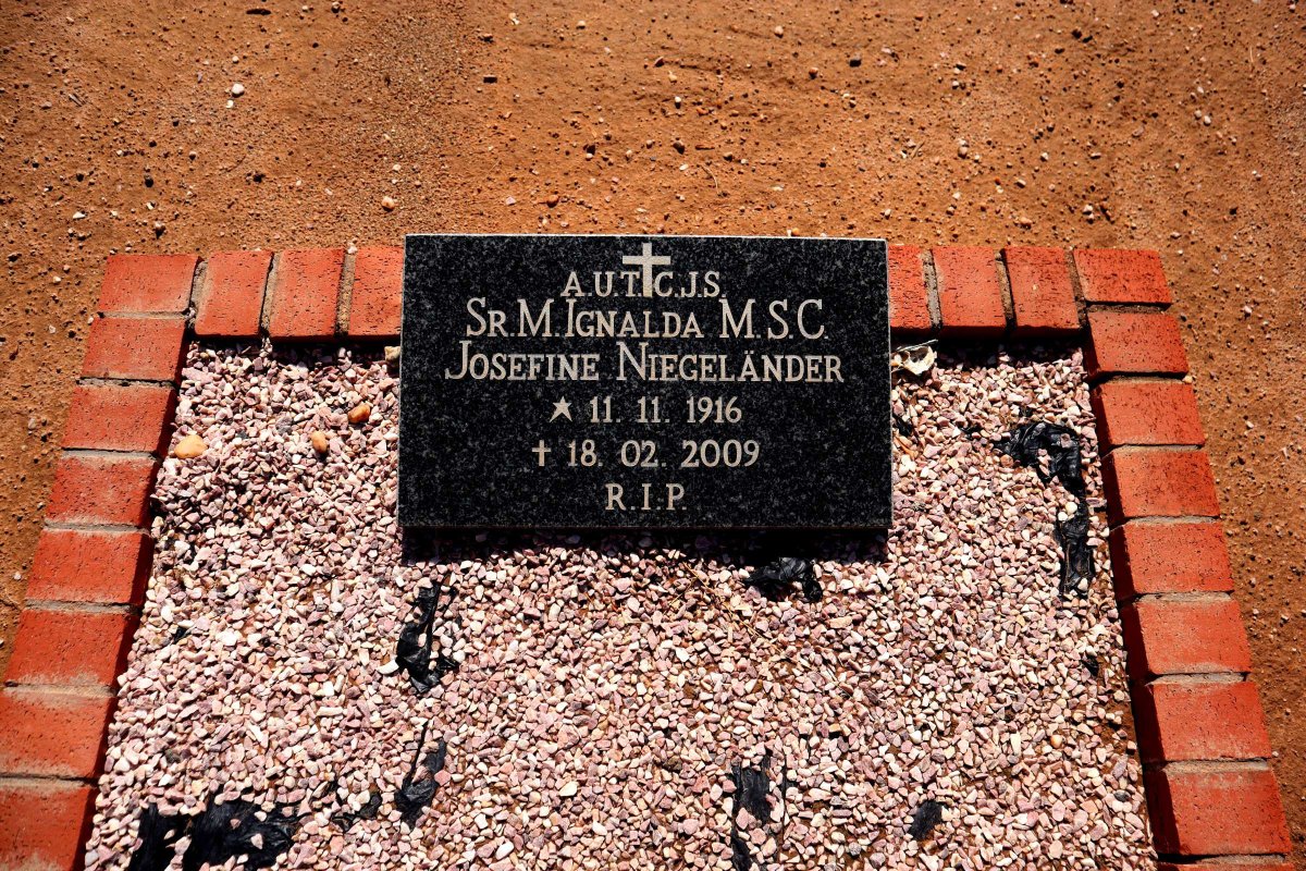 NIEGELANDER Josefine 1916-2009