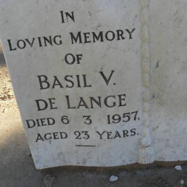 LANGE Basil V., de -1957