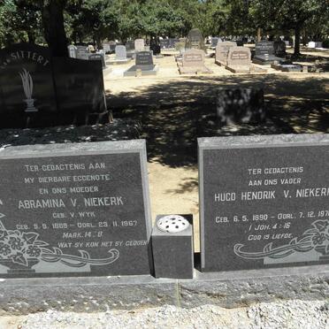NIEKERK Hugo Hendrik, v. 1890-1971 &amp; Abramina V. WYK 1889-1967