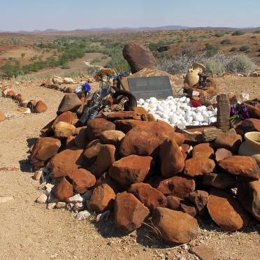 HEARN Mike 1972-2005