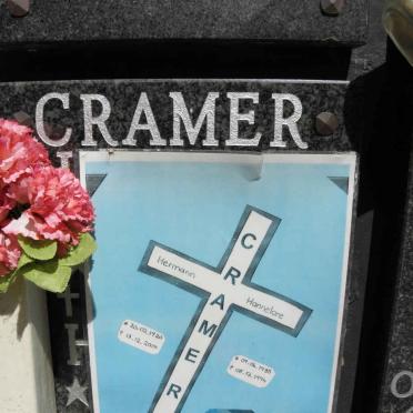 CRAMER Hermann 1920-2004 &amp; Hannelore 1935-1994