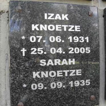 KNOETZE Izak 1931-2005 &amp; Sarah 1935-