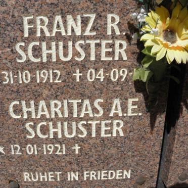 SCHUSTER Franz R. 1912-? &amp; Charitas A.E. 1921-