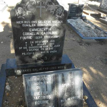 FOURIE Pieter Jacobus 1915-1993 &amp; Emmerentia Cornelia Carolina STEENKAMP 1919-1991