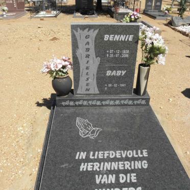 GABRIELSEN Bennie 1938-2006 &amp; Baby 1941-