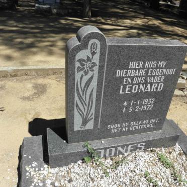 JONES Leonard 1932-1972