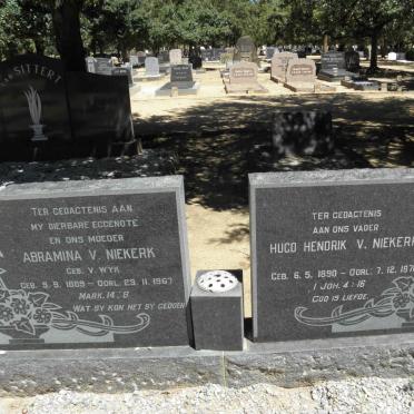 NIEKERK Hugo Hendrik, v. 1890-1971 &amp; Abramina V. WYK 1889-1967