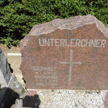 Un - Surnames beginning with the letters Un