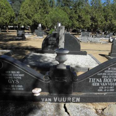 VUUREN Gys, van 1908-1970 &amp; Tiena Bouwer VAN VUUREN 1917-1992