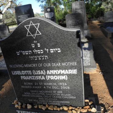 ZIEKENOPPASSER Lisalotte Annymarie Franziska nee FROHM 1926-2008