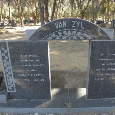 ZYL Hendrik Albertus, van 1908-1973 &amp; Hester Johanna F. PRETORIUS 1904-1975