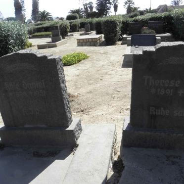 DANIEL Therese 1891-1965 :: DANIEL Käte 1898-1951