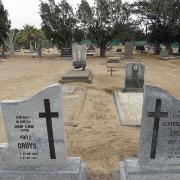 CRŰYS Fritz 1915-1961 &amp; Gertrud VOLF 1921-1988