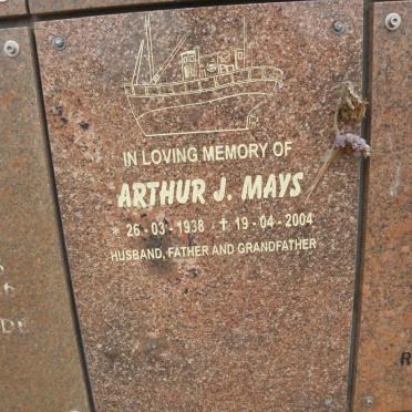 MAYS Arthur J. 1938-2004