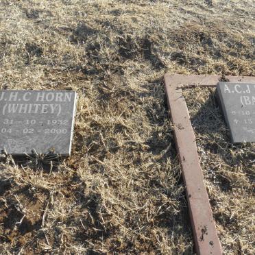 HORN J.H.C. 1932-2000 &amp; A.C.J. 1940-1994