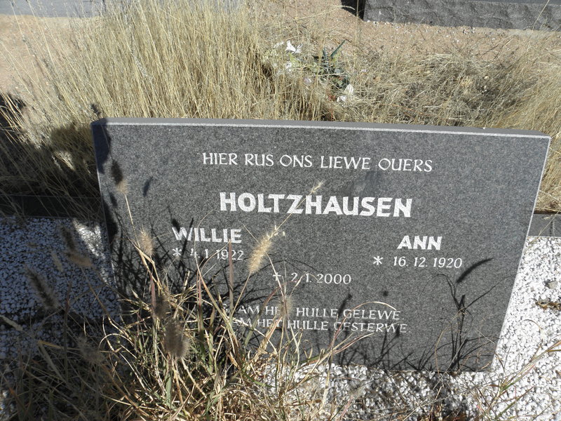 HOLTZHAUSEN Willie 1922-2000 &amp; Ann 1920-2000