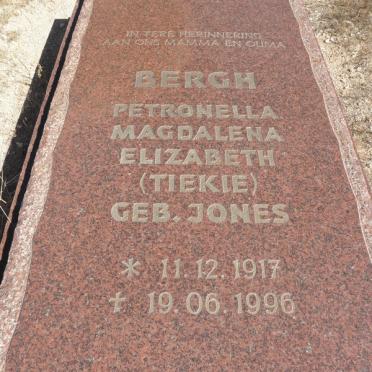 BERGH Petronella Magdalena Elizabeth nee JONES 1917-1996