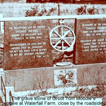 Zimbabwe, MANICALAND, District Mutare, Melsetter, Waterfall Farm, Pioneer's grave