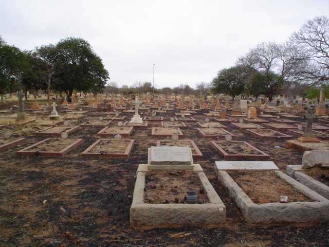 01. Overview showing some Pioneer &amp; E.S. Society headstones