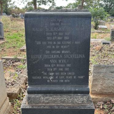 WYK Mauby Boemsma, van 1897-1963 & Ester Frederika Stoffelina 1902-1982