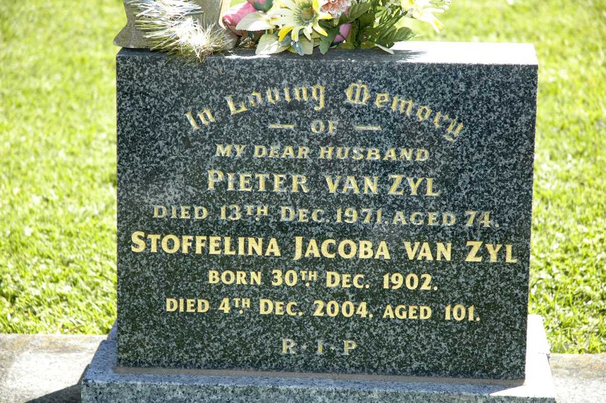 ZYL Pieter, van -1971 &amp; Stoffelina Jacoba 1902-2004